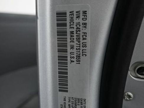 Used 2026 Jeep Grand Wagoneer Limited AWD/4WD image 17