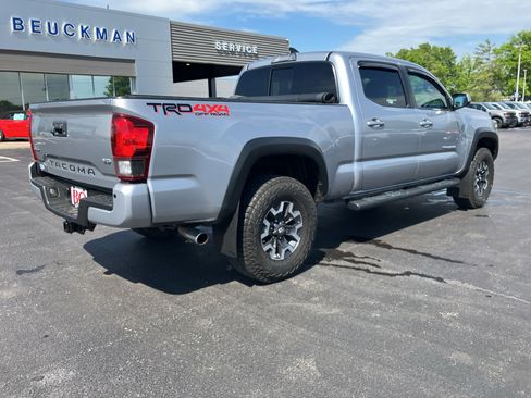 Used 2019 Toyota Tacoma TRD Off-Road w/ Technology Package AWD/4WD image 10