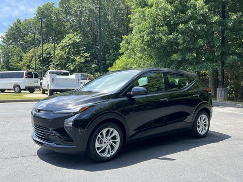 New 2027 Chevrolet Bolt LT w/ Comfort Package FWD image 5