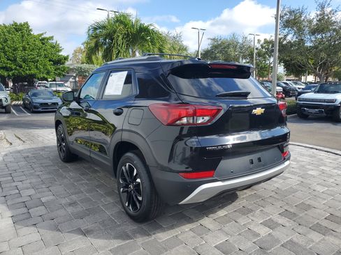 Used 2022 Chevrolet TrailBlazer LT w/ Convenience Package image 3