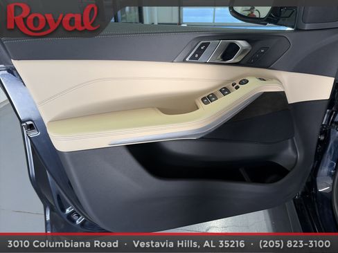 Used 2022 BMW X5 xDrive40i w/ M Sport Package AWD/4WD image 23