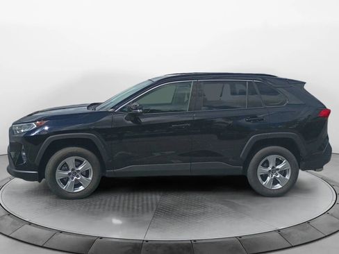Used 2019 Toyota RAV4 XLE image 8
