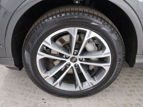 Certified 2026 Audi Q7 2.0T Premium AWD/4WD image 11