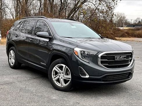 Used 2018 GMC Terrain SLE w/ Driver Convenience Package image 2
