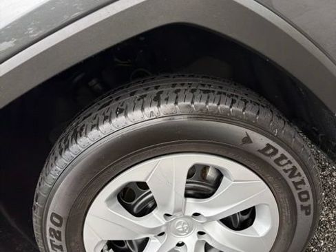 Certified 2024 Toyota RAV4 LE AWD/4WD image 3