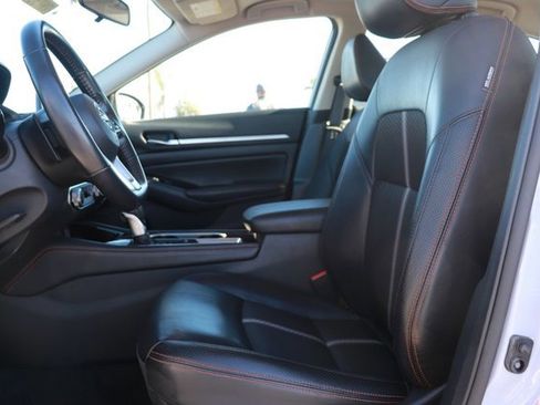 Used 2024 Nissan Altima 2.5 SR image 10