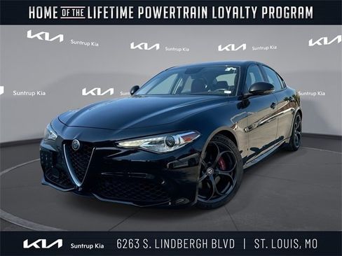 Used 2017 Alfa Romeo Giulia Ti w/ TI 19" Sport Package image 1