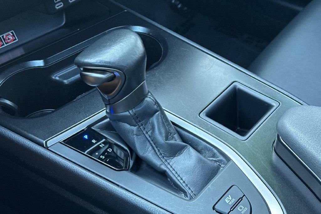 Used 2024 Lexus UX 250h FWD image 24