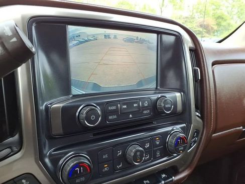 Used 2018 Chevrolet Silverado 1500 High Country AWD/4WD image 17