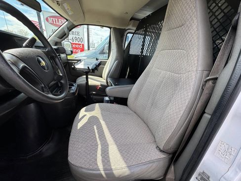 Used 2016 Chevrolet Express 2500 image 9
