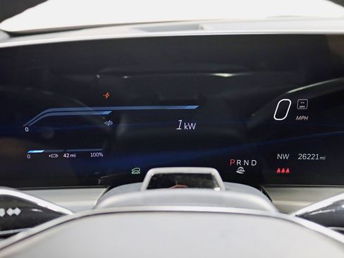 Used 2024 Cadillac Lyriq Sport image 16