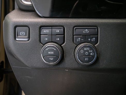 Used 2023 Chevrolet Silverado 1500 LT Trail Boss w/ Protection Package AWD/4WD image 22