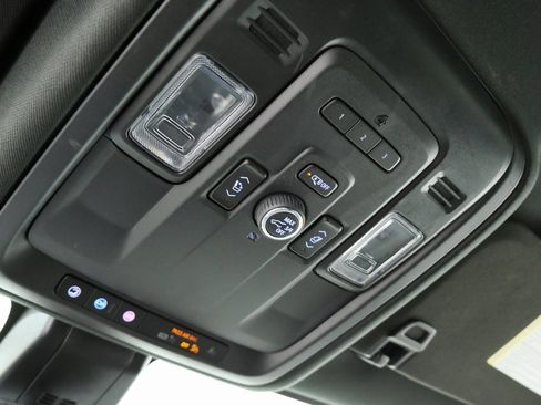 Used 2021 GMC Yukon Denali image 34