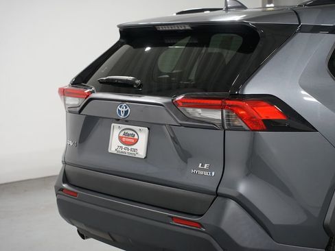 Certified 2022 Toyota RAV4 LE image 9