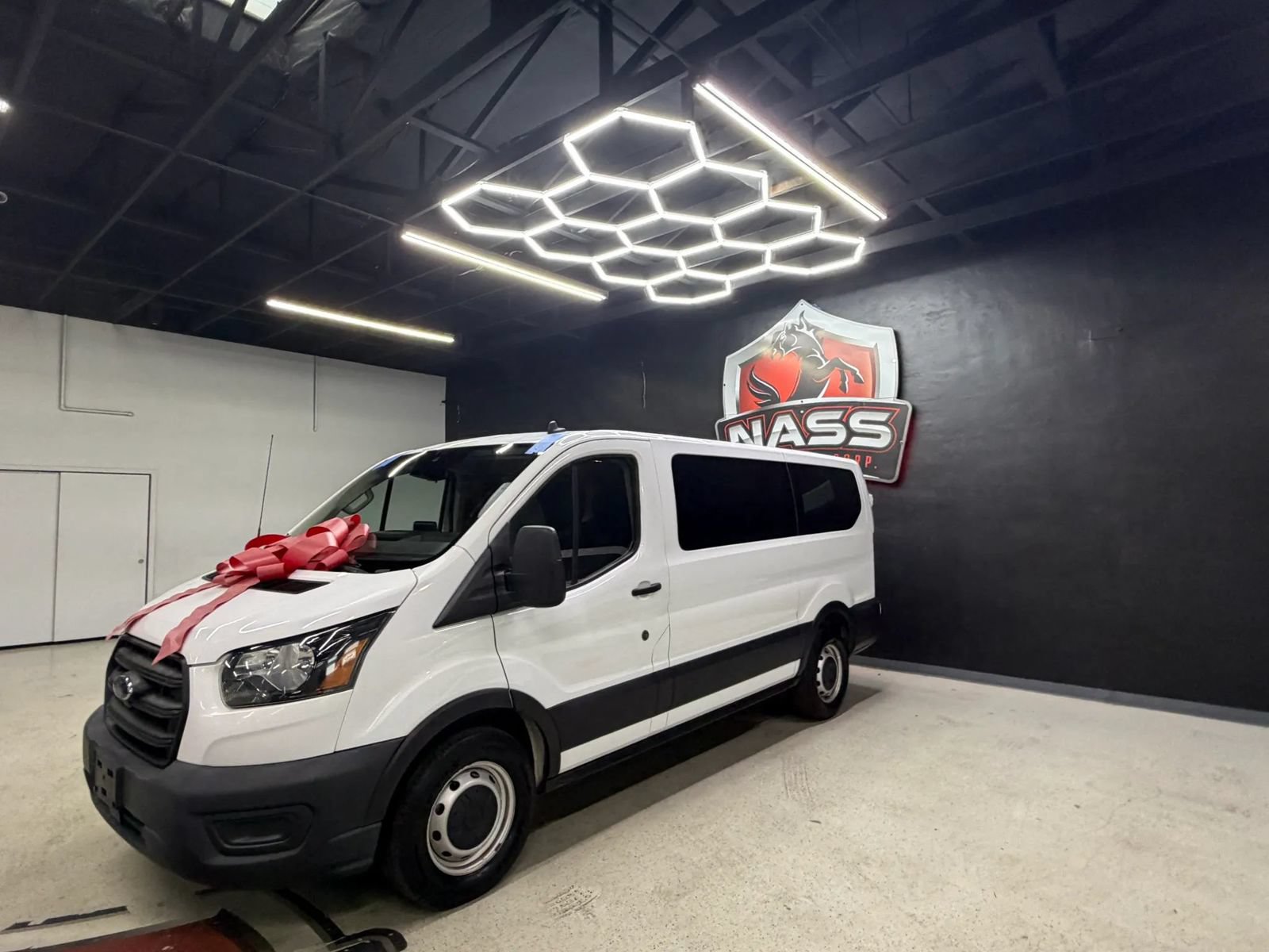 Used 2020 Ford Transit 150 XL RWD image 8