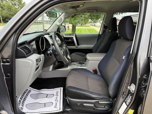 Used 2012 Toyota 4Runner SR5 w/ Convenience Pkg AWD/4WD image 9