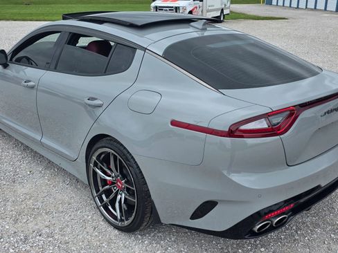 Used 2019 Kia Stinger GT2 AWD/4WD image 5