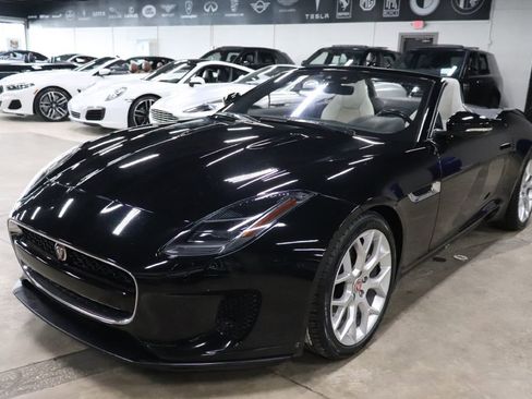 Used 2019 Jaguar F-TYPE Convertible image 2