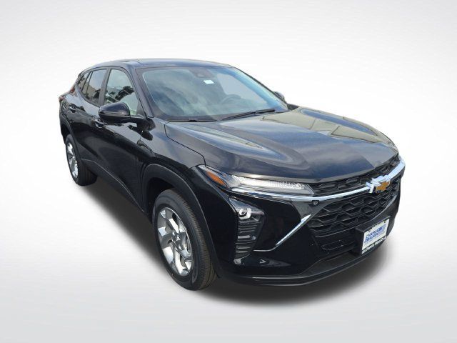 New 2026 Chevrolet Trax LS w/ LS Convenience Package FWD image 7