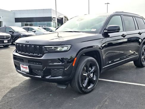 Used 2023 Jeep Grand Cherokee L Laredo AWD/4WD image 12