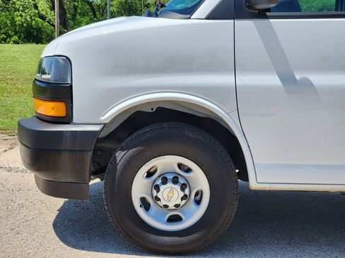 Used 2025 Chevrolet Express 2500 w/ Driver Convenience Package RWD image 8