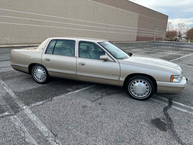 Used 1998 Cadillac De Ville FWD image 31