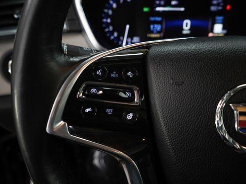 Used 2016 Cadillac SRX Luxury w/ Driver Awareness Package image 18