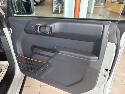 Used 2024 Ford Bronco Badlands image 11