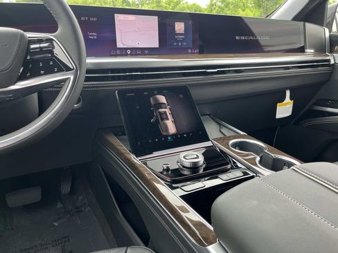 New 2026 Cadillac Escalade Platinum Sport AWD/4WD image 15