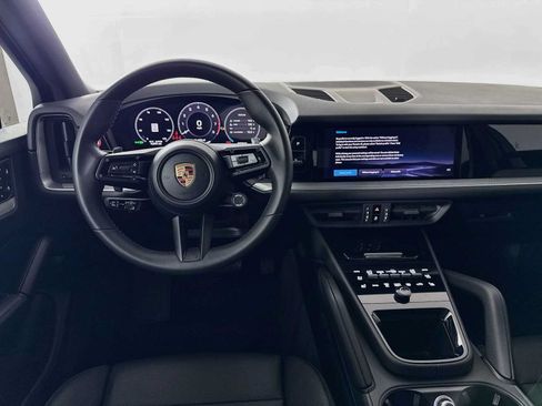 Certified 2026 Porsche Cayenne AWD/4WD image 24