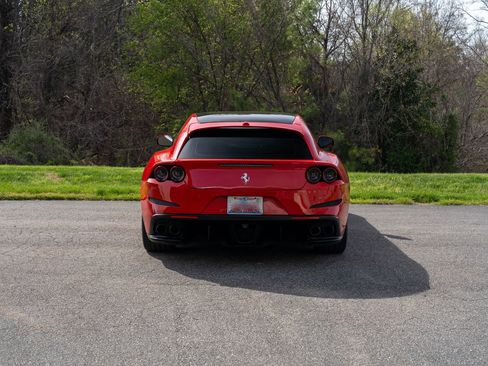 Used 2017 Ferrari GTC4Lusso image 8