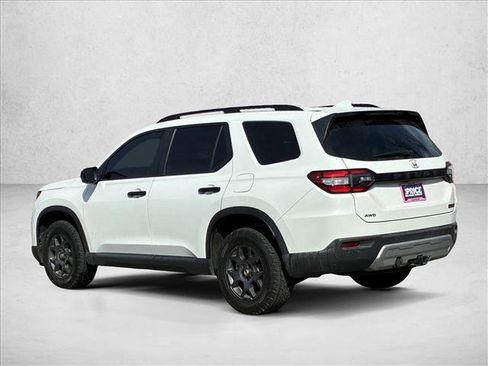 Used 2024 Honda Pilot TrailSport image 7
