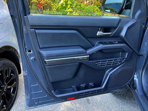 Used 2025 Toyota Tacoma TRD Off-Road image 19