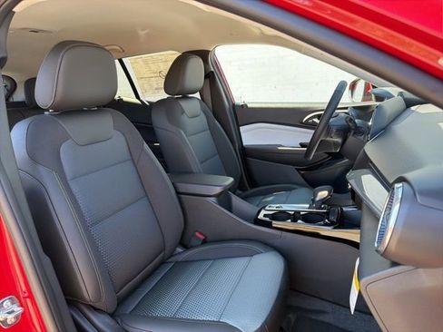 New 2026 Chevrolet Trax LT w/ Driver Confidence Package image 13