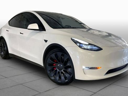 Used 2024 Tesla Model Y Performance image 2
