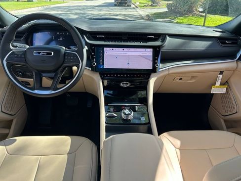 New 2026 Jeep Grand Cherokee L Limited image 10