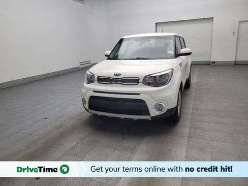 Used 2019 Kia Soul + image 1