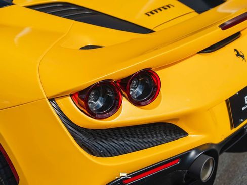 Used 2021 Ferrari F8 Tributo RWD image 16