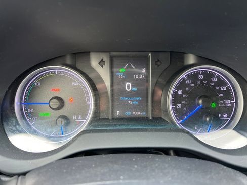 Used 2021 Toyota Venza LE w/ Carpet Mat Package (TMS) image 20