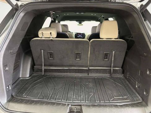 Used 2023 Chevrolet Traverse LT w/ LPO, Cargo Package AWD/4WD image 6