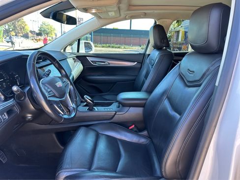 Used 2018 Cadillac XT5 Luxury w/ Driver Awareness Package image 10