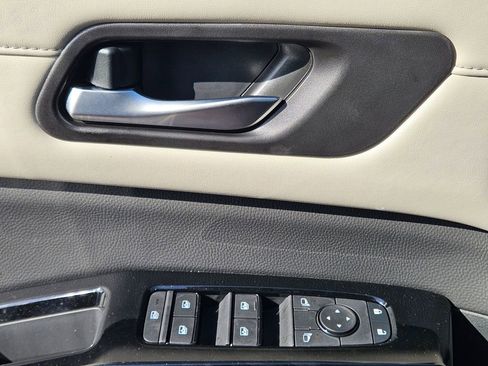 New 2026 Nissan Pathfinder SL w/ SL Premium Package FWD image 10