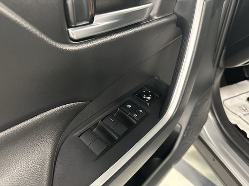 Used 2021 Toyota RAV4 XLE w/ Convenience Package AWD/4WD image 22