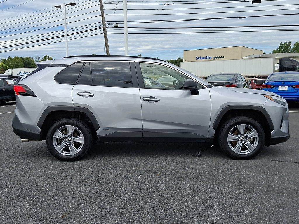 Certified 2025 Toyota RAV4 LE AWD/4WD image 8
