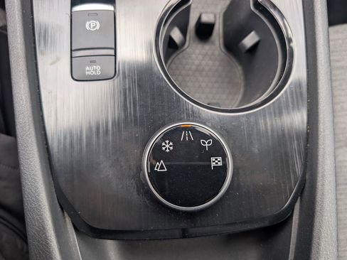 Used 2023 Nissan Rogue SV AWD/4WD image 19