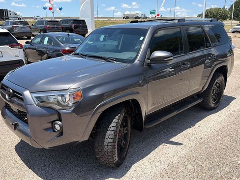 Used 2022 Toyota 4Runner SR5 Premium w/ Moonroof Package RWD image 7
