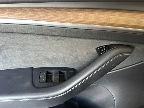 Used 2022 Tesla Model 3 image 14