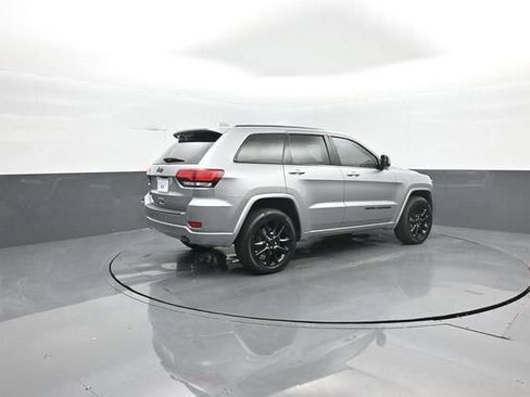 Used 2020 Jeep Grand Cherokee Altitude AWD/4WD image 8