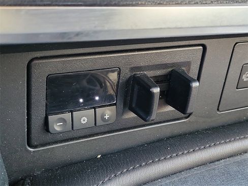 Used 2024 Nissan Armada SV image 14