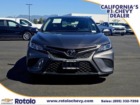 Used 2020 Toyota Camry SE w/ Carpet Mat Package image 2